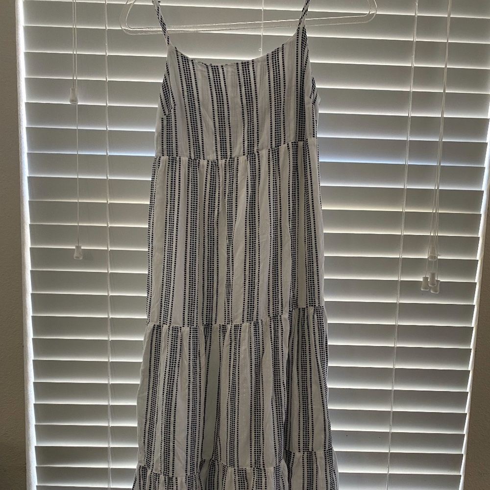 NWOT dip black and white summer maxi dress